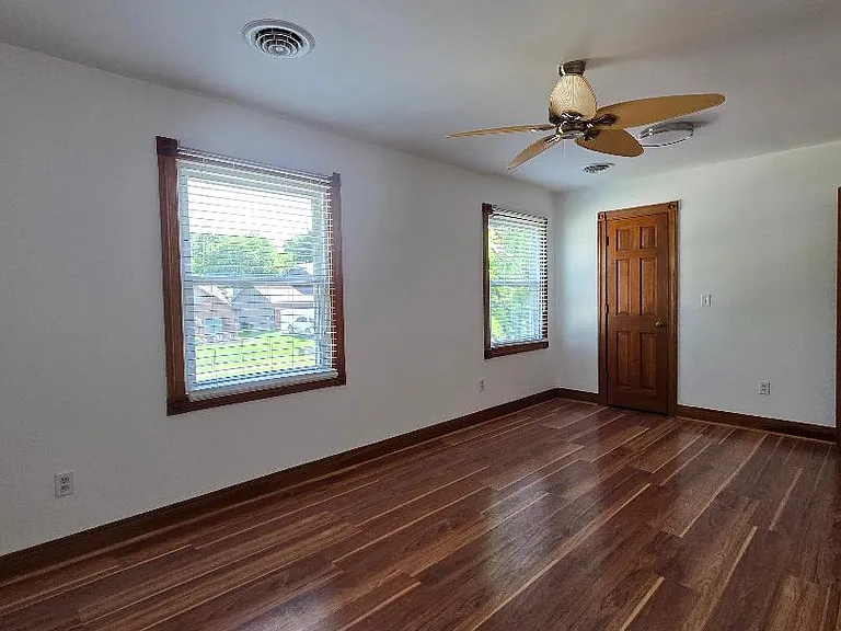 65 Elkins Ln — Photo 14
