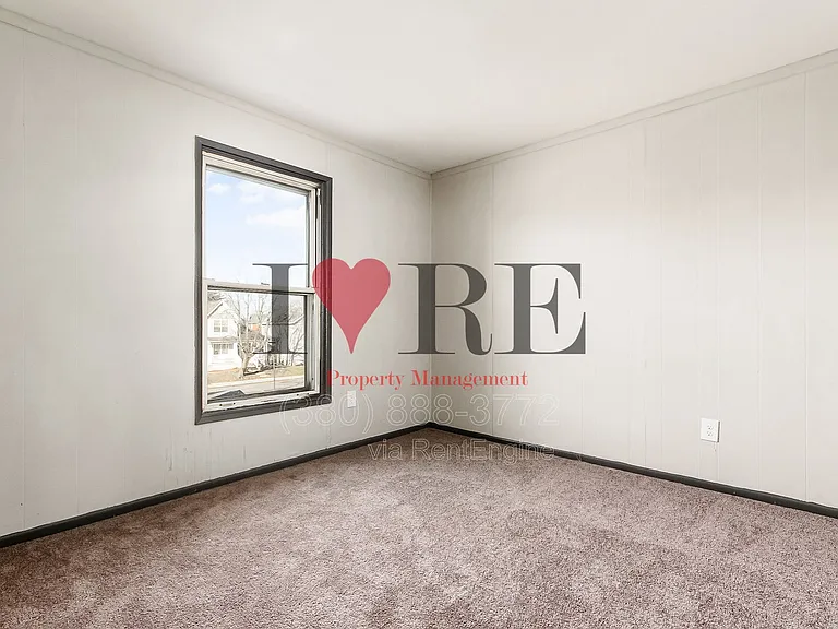 158 Dakota Ave — Photo 32