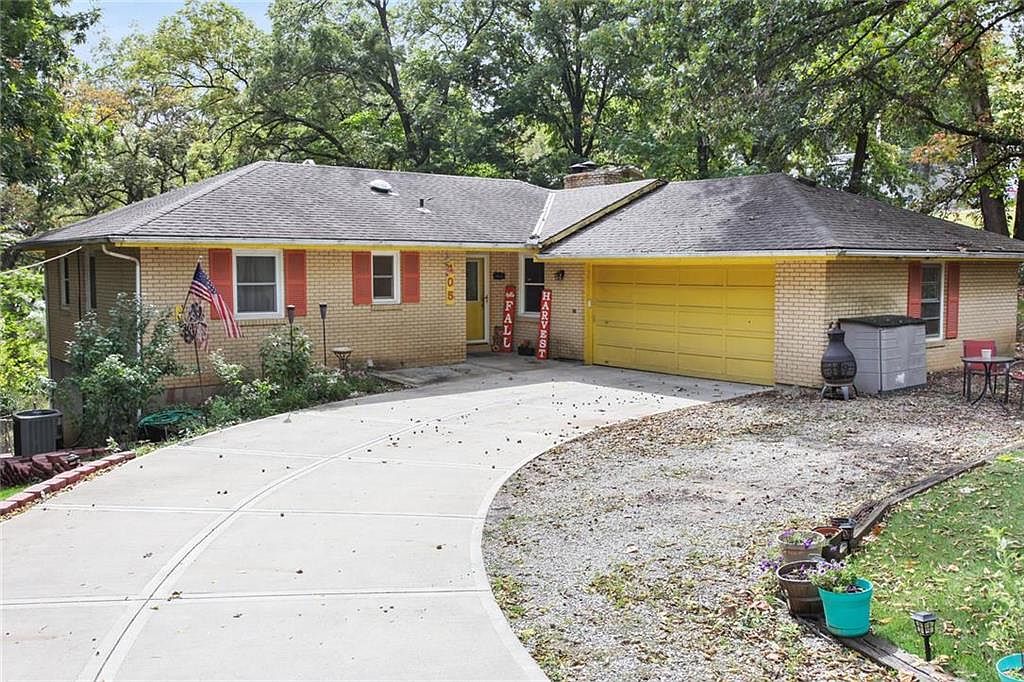 405 NW North Shore Dr, Lake Waukomis, MO 64151 Zillow