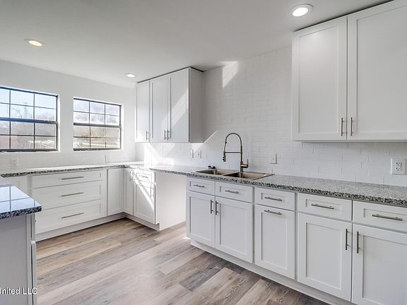 2nd image of 200 Larosa Rd