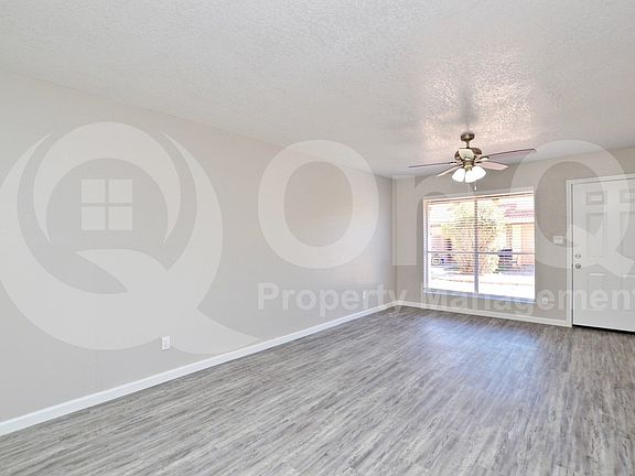 3rd image of 645 N Arrowhead Dr #1