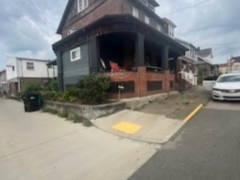 915 Corbet St #C — Photo 3