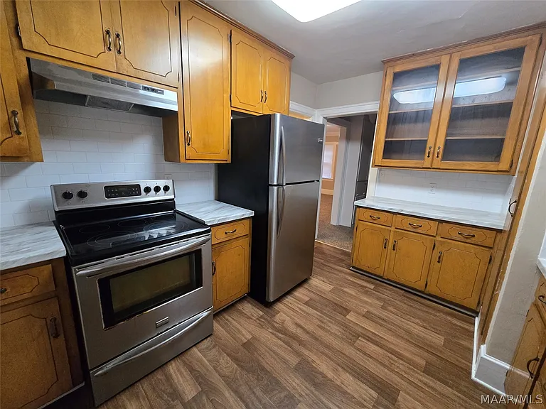 555 Morningview Dr — Photo 8