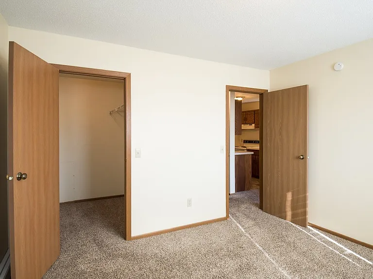 Ambercrest Apartments, Fox Run Apartments — Photo 13