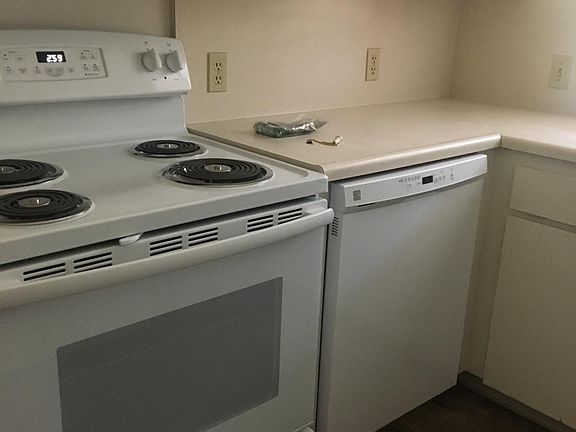 Kitchen - stove, oven, dishwasher and mucrowave