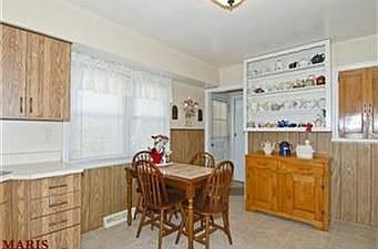 3rd image of 131 Constance Ct