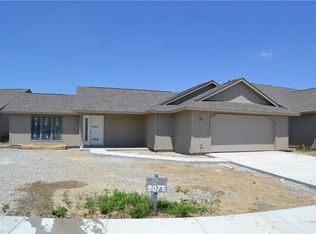 9075 Hummingbird Ln, North Ridgeville, OH 44039