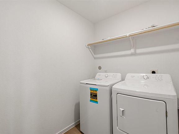 3rd image of 1427 Parks Edge Ln