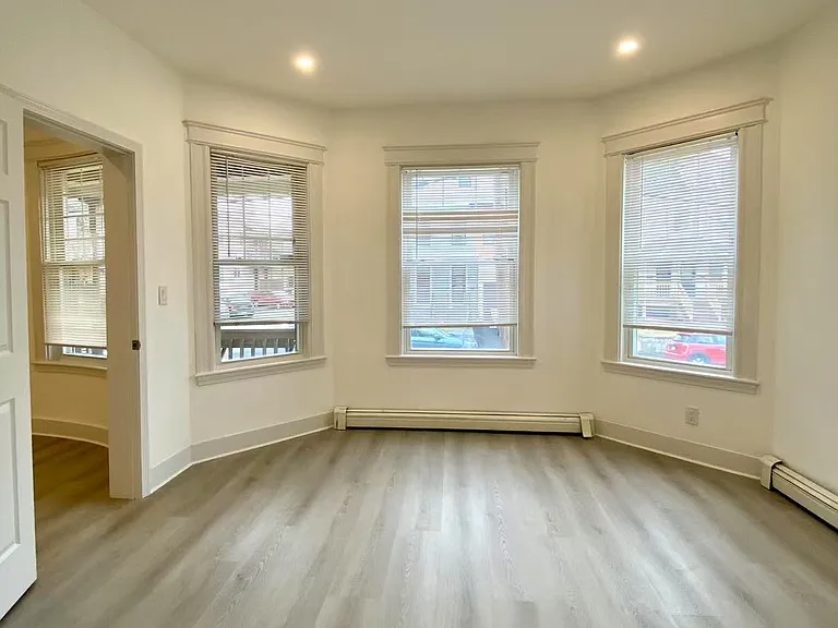 20 Howard St #1 — Photo 2