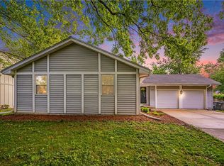 2004 E Wyandotte St, Olathe, KS 66062