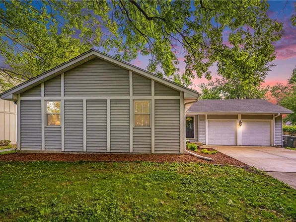 2004 E Wyandotte St, Olathe, KS 66062