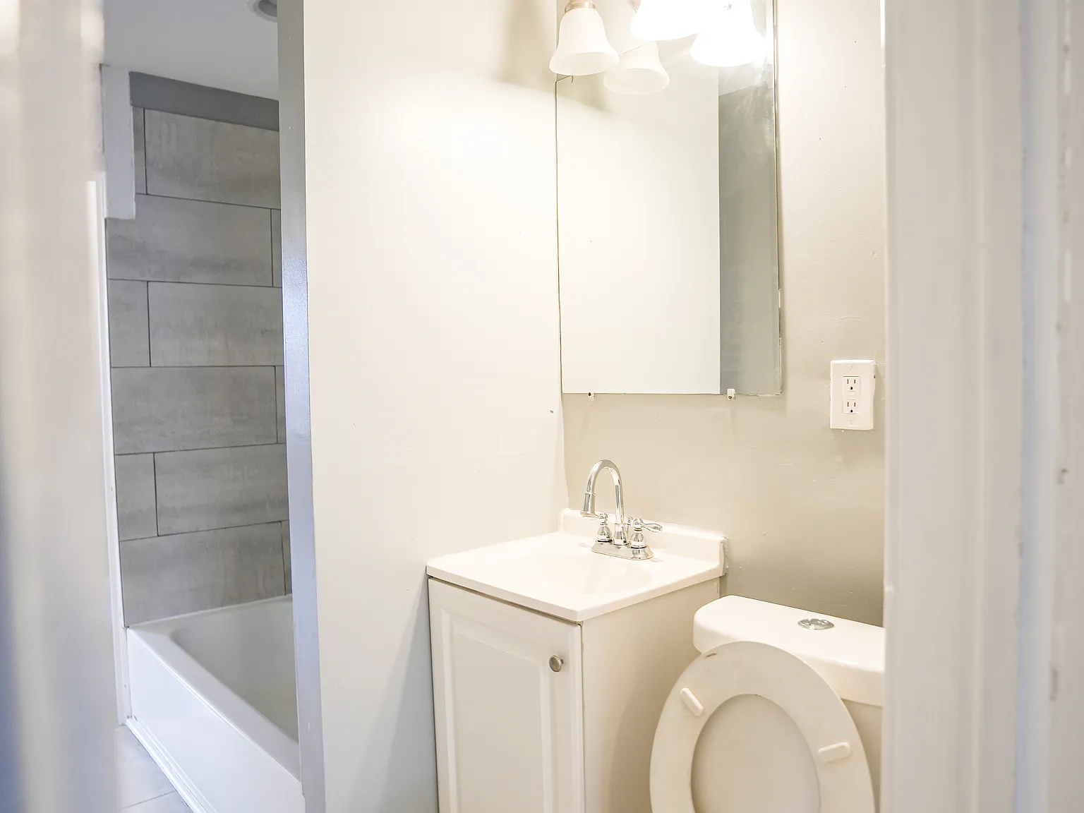 2 bed, 2.0 bath, $1,600 — Photo 2
