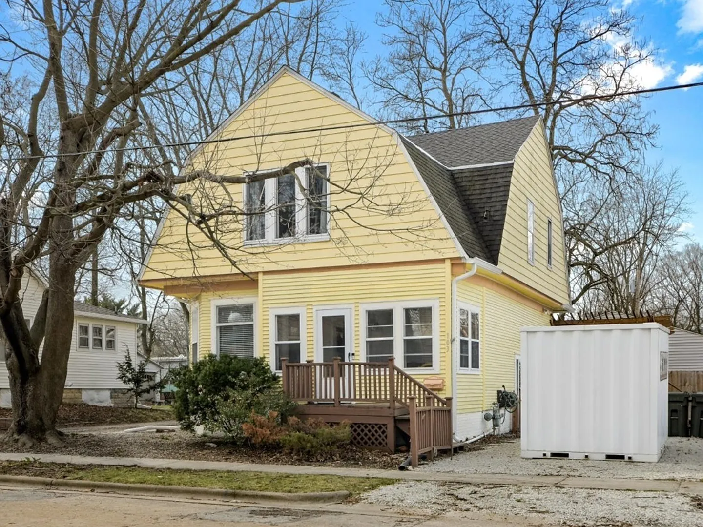 103 S Lynn St photo 1