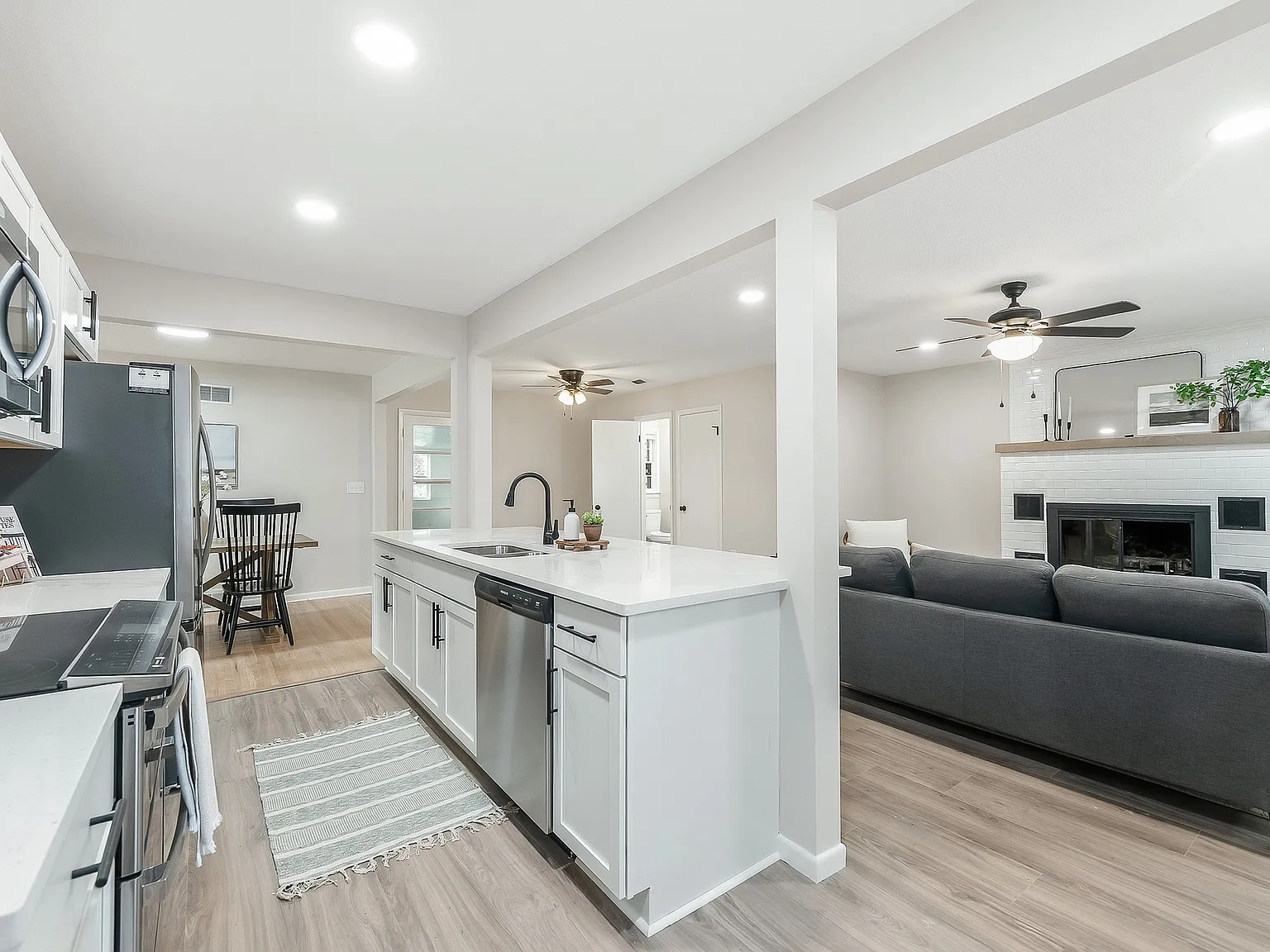3 bed, 1900 sqft, $1,995 — Photo 1