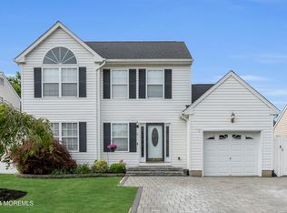 10 White Pine Ct, Brick, NJ 08724