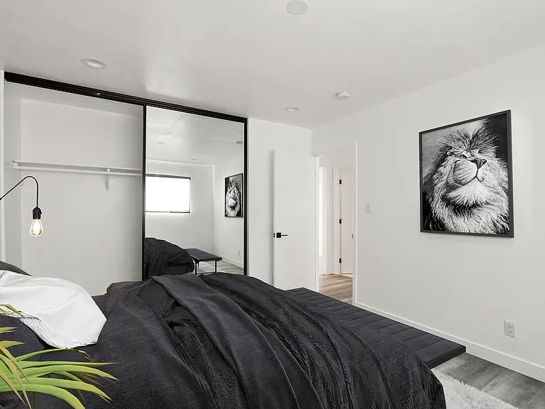 900 W College St #1-D — Photo 9