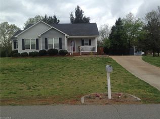 124 Iveys Meadow Ct, Linwood, NC 27299