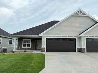 6704 Bellflower Pointe Dr, Deforest, WI