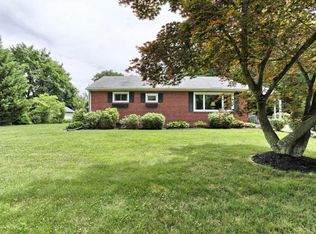 607 Burgundy Rd, Harrisburg, PA 17112