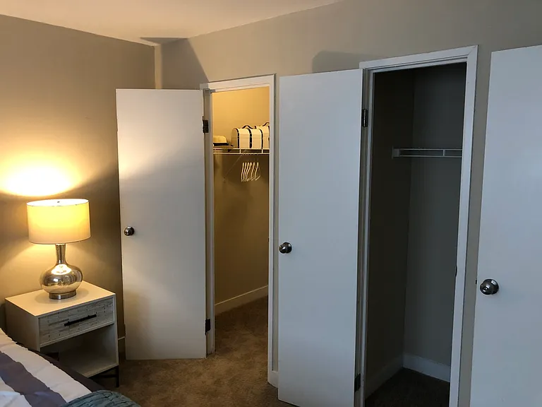 Enclave at Hoffman Estates — Photo 10