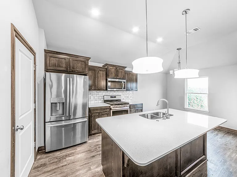 1213 S Landry Ln — Photo 12
