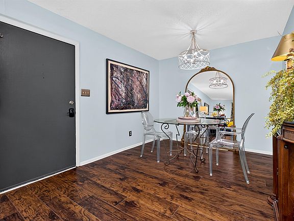 2nd image of 312 Woodland Vlg #312