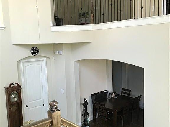 3rd image of 844 Dartford Dr