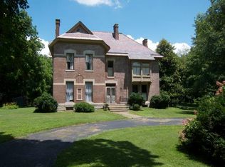 1470 Clifton Rd, Versailles, KY 40383