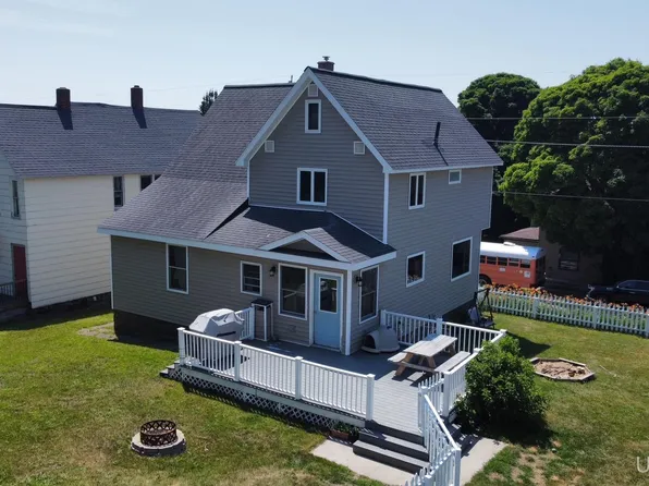 925 Elm St, Hancock, MI 49930