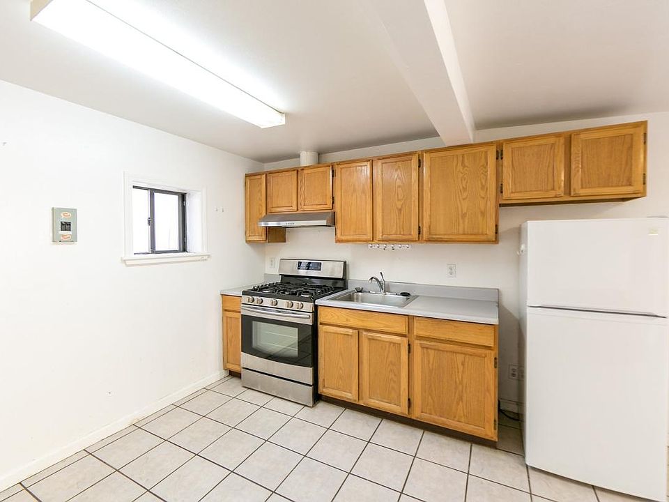 1st image of 1439 Lawton St #C
