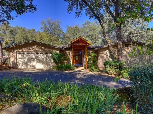 9375 Robin Ln, Newcastle, CA 95658