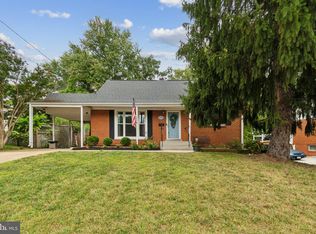 14042 Mathews Dr, Woodbridge, VA 22191