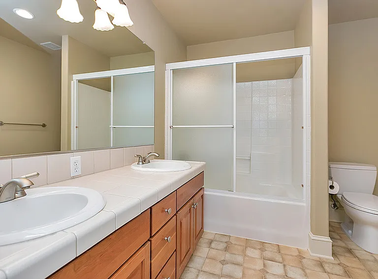 12649 NW Bayonne Ln — Photo 14