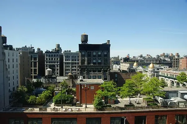 Rented by Compass | media 20