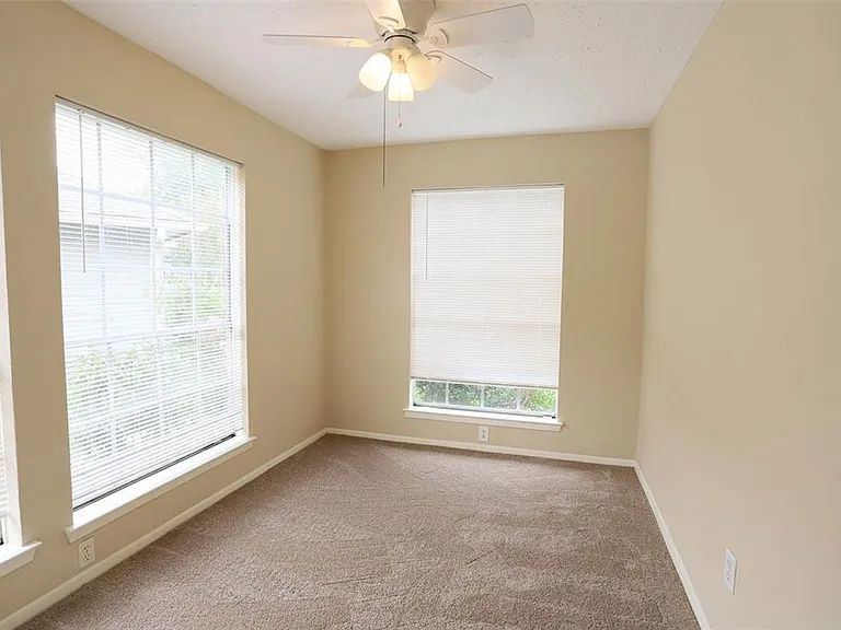 11011 Shadowfield Dr — Photo 8