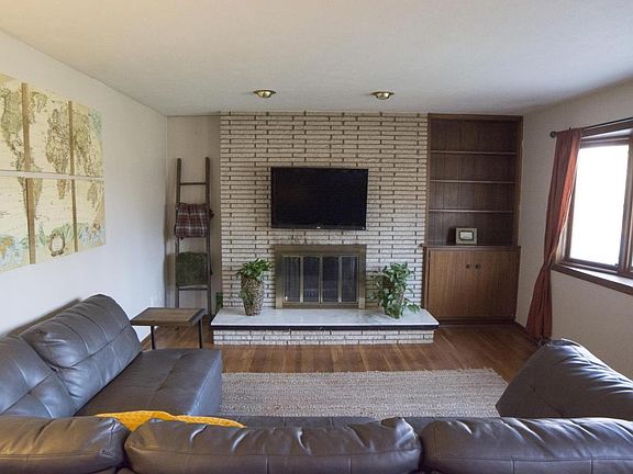 2nd image of 5439 N Meadows Blvd