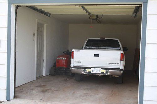 5th image of 828 E 22nd St