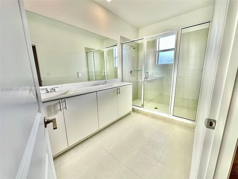 114 SW 184th Pl #114 — Photo 14