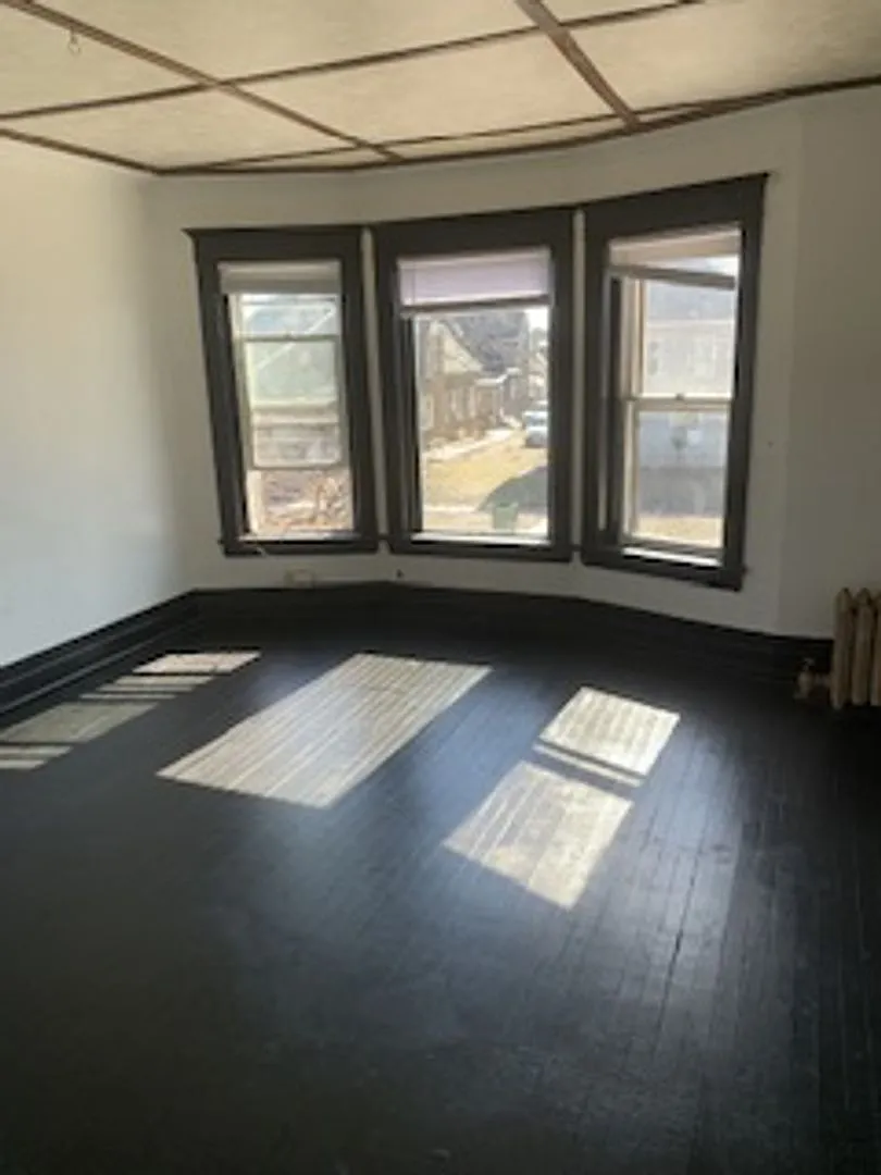 117 1/2 Lafayette Street — Photo 1