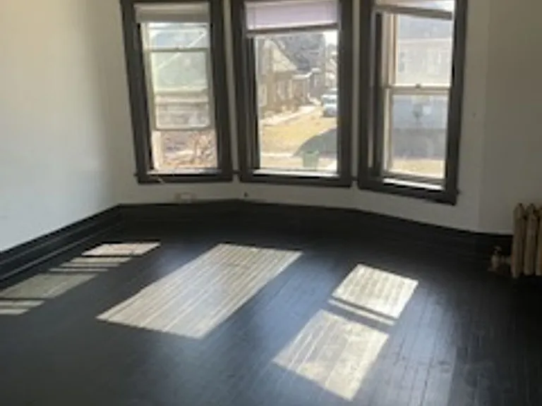 117 1/2 Lafayette St — Photo 1