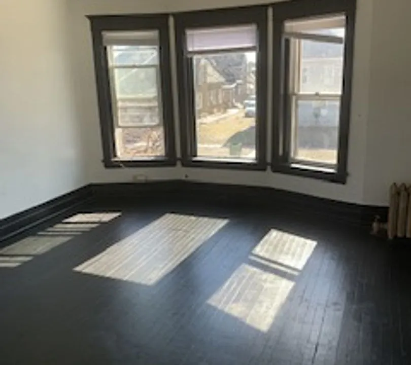 117 1/2 Lafayette St