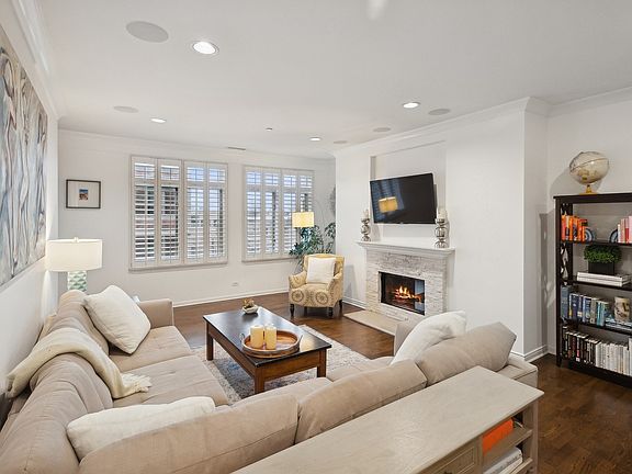 4th image of 1155 W Armitage Ave APT 406