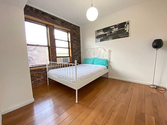 5th image of 156 E 117th St APT 5C