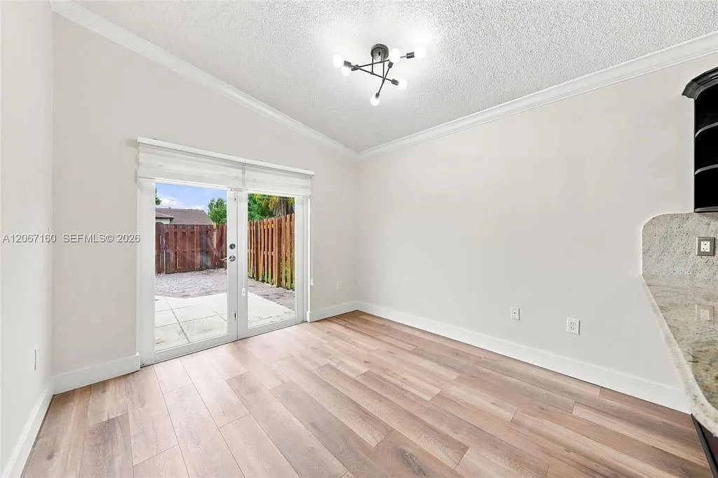 18751 NW 84th Pl — Photo 4
