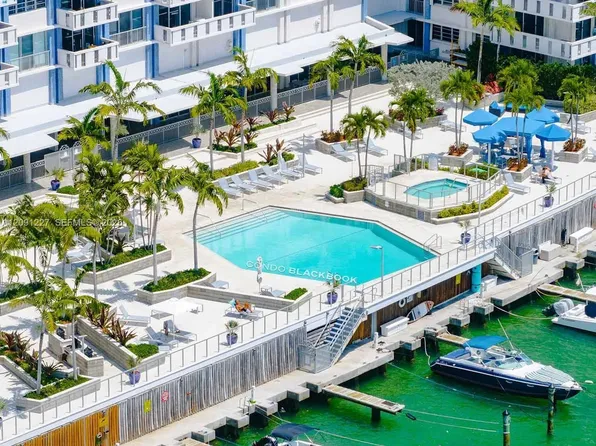 800 West Ave, Miami Beach, FL