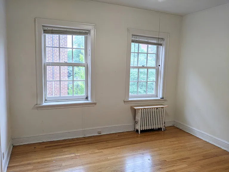 1452 Oak Ave #1S — Photo 4