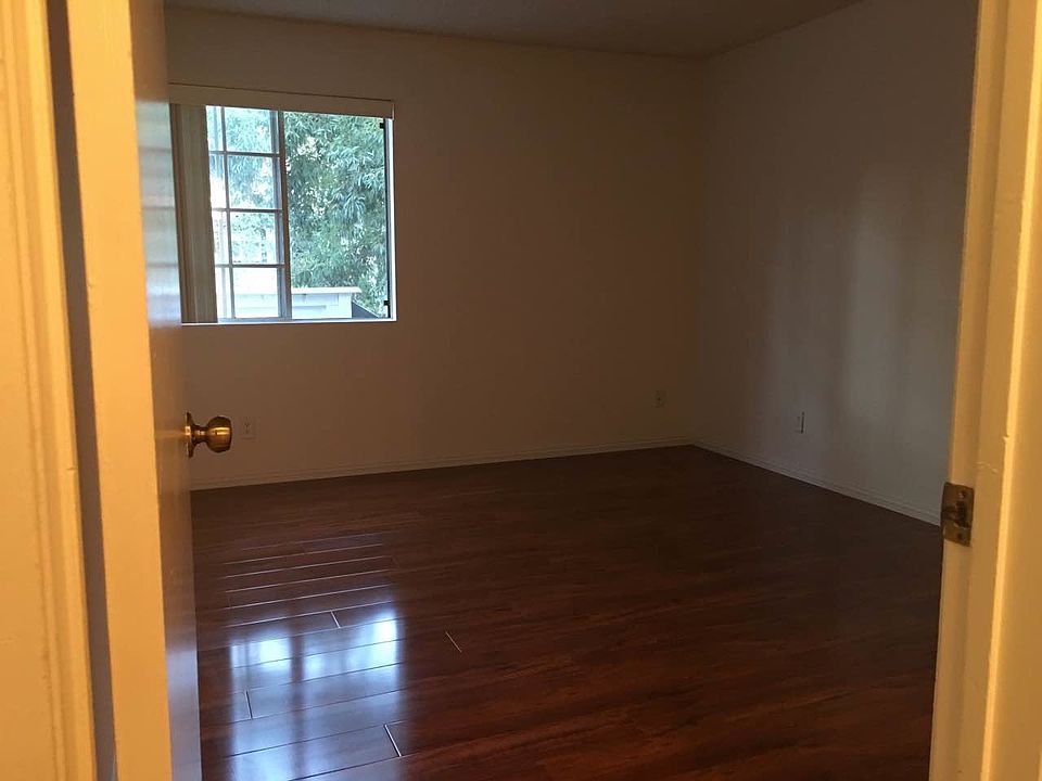 Left side Master bedroom-1