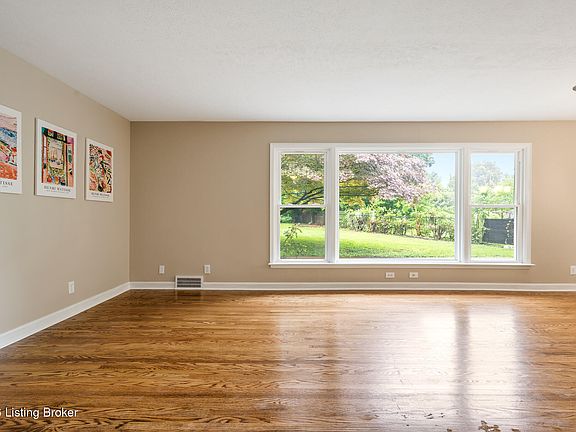 4th image of 32 Narwood Dr