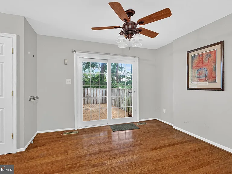 9821 Owens Ct — Photo 16