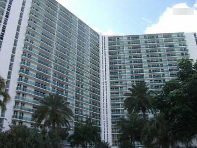 2nd image of 100 Bayview Dr APT 531